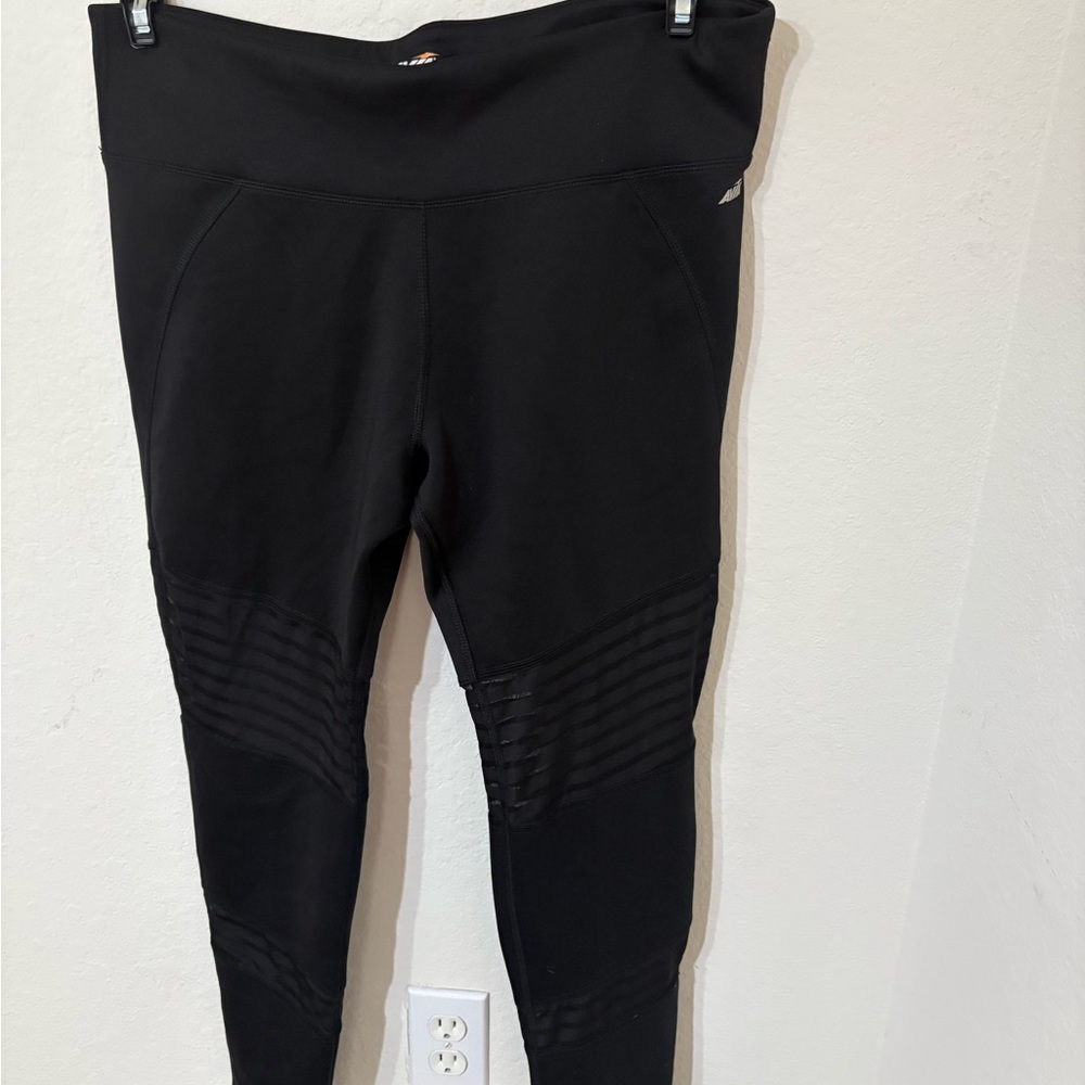 Avia Black Soot Activewear! EXC Like new condition. From clean & smoke-free home